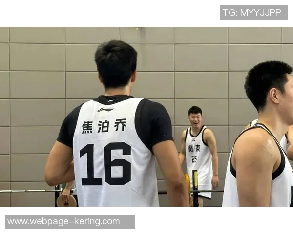 四川男篮迎战广州队全力争胜期待精彩对决展现篮球魅力与团队精神