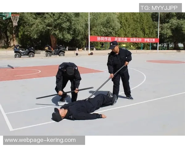 广州滑板队战术分析:防守反击中的得与失探讨 广州滑板队战术分析:防守反击中的得与失探讨